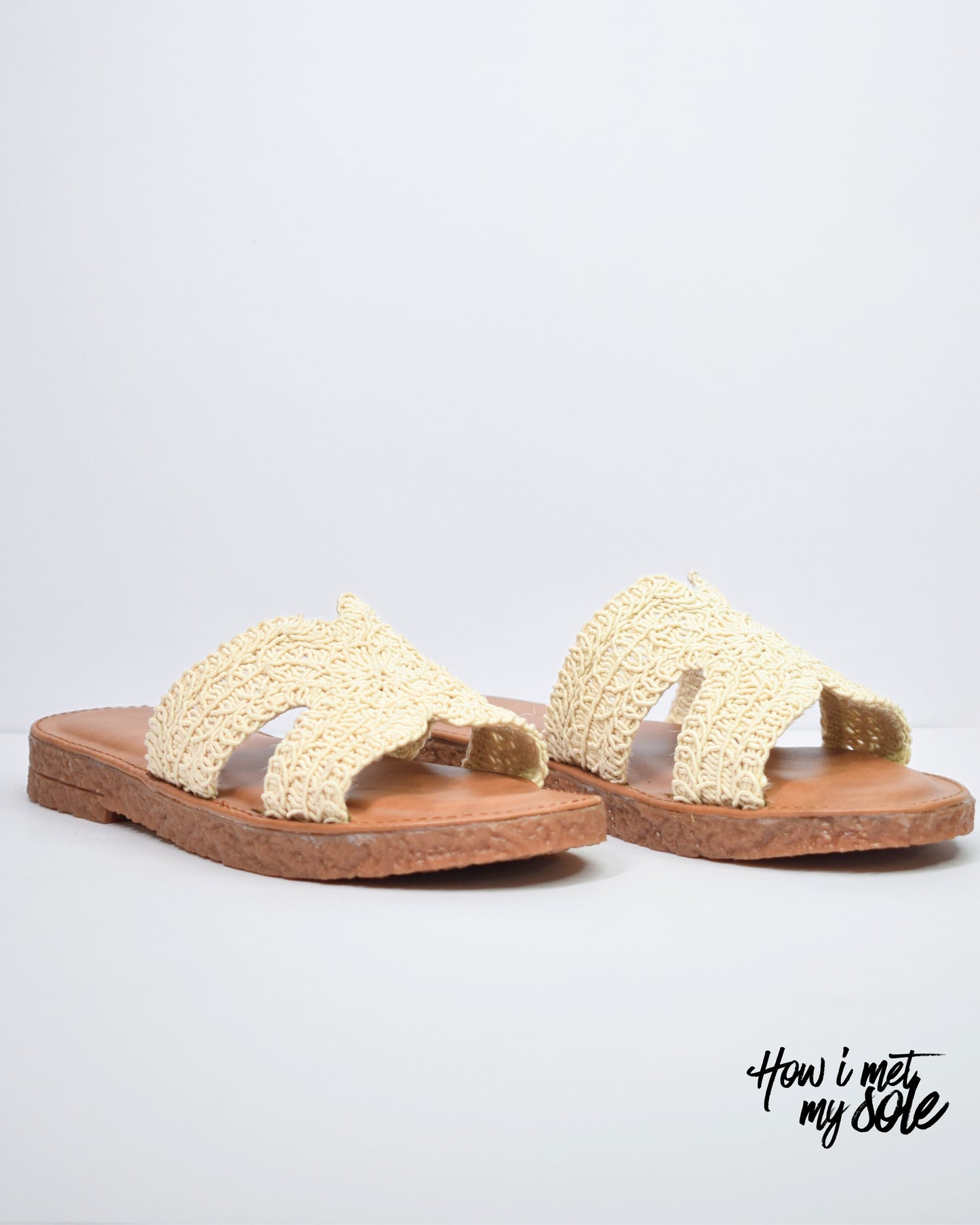 'Crochet Crush' Off-White Broad Feet Slider Open Toe Flat for Women - Sides