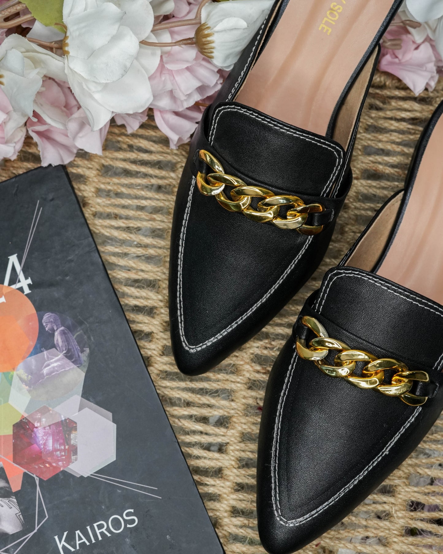 Donna Golden Chain Black Mules - Top